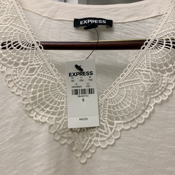 Express Cream lace tee - Picture 2 of 3